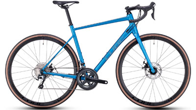 Cube Attain Race racercykel i blå.