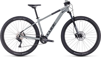 Cube Attention hardtail-mountainbike i gråt.