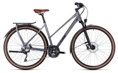 Cube Kathmandu trekkingcykel i sølv med trapezramme.