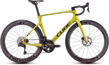 Cube Agree C:62 Race racercykel i gul.