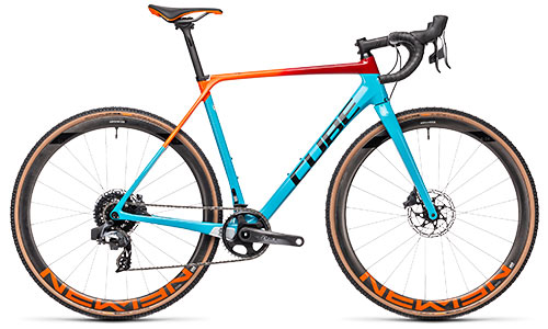 Cube Cyclocross-racercykel i turkis med rødt og orange overrør