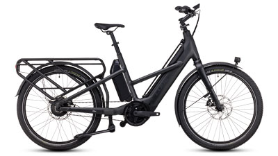 Her ses en sort Cube Longtail Hybrid-lastcykel.