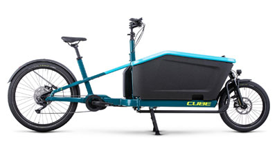 Her ses en blå Cube Cargo Hybride 500 ladcykel.