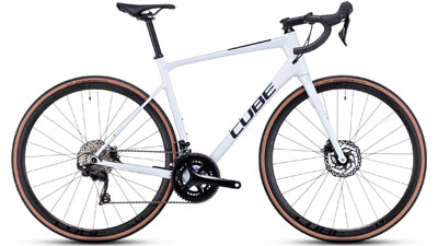 Cube Attain GTC Race racercykel i hvid.