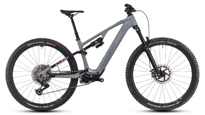 Her ses en grå Cube AMS Hybrid-cykel med farverige detaljer.