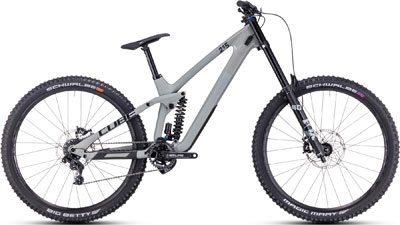 Cube TWO15 HPC SLX 29-tommer mountainbike i lys grå.